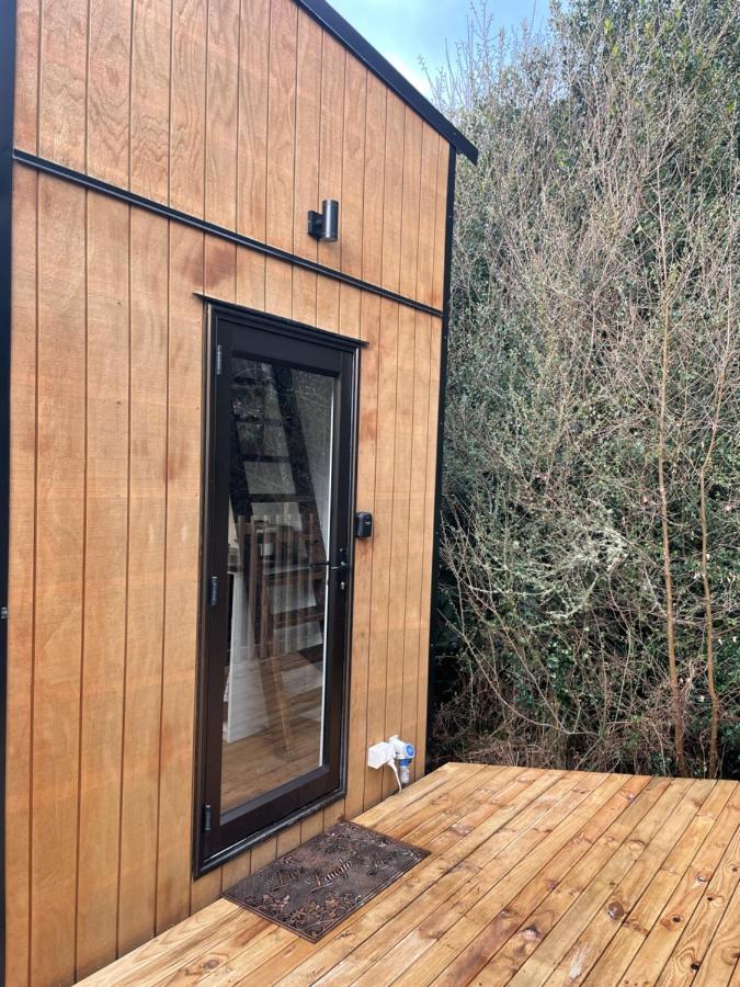 Tiny House In The Bush - A Minute From Town Centre Ruapehu Unique Stays Raetihi Экстерьер фото