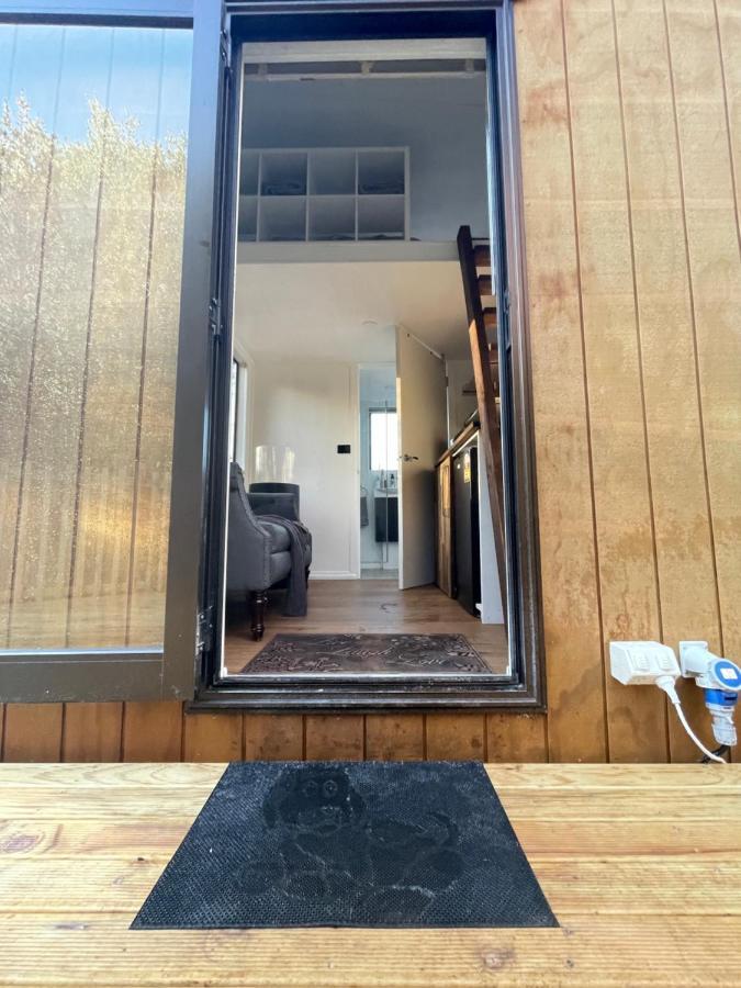 Tiny House In The Bush - A Minute From Town Centre Ruapehu Unique Stays Raetihi Экстерьер фото