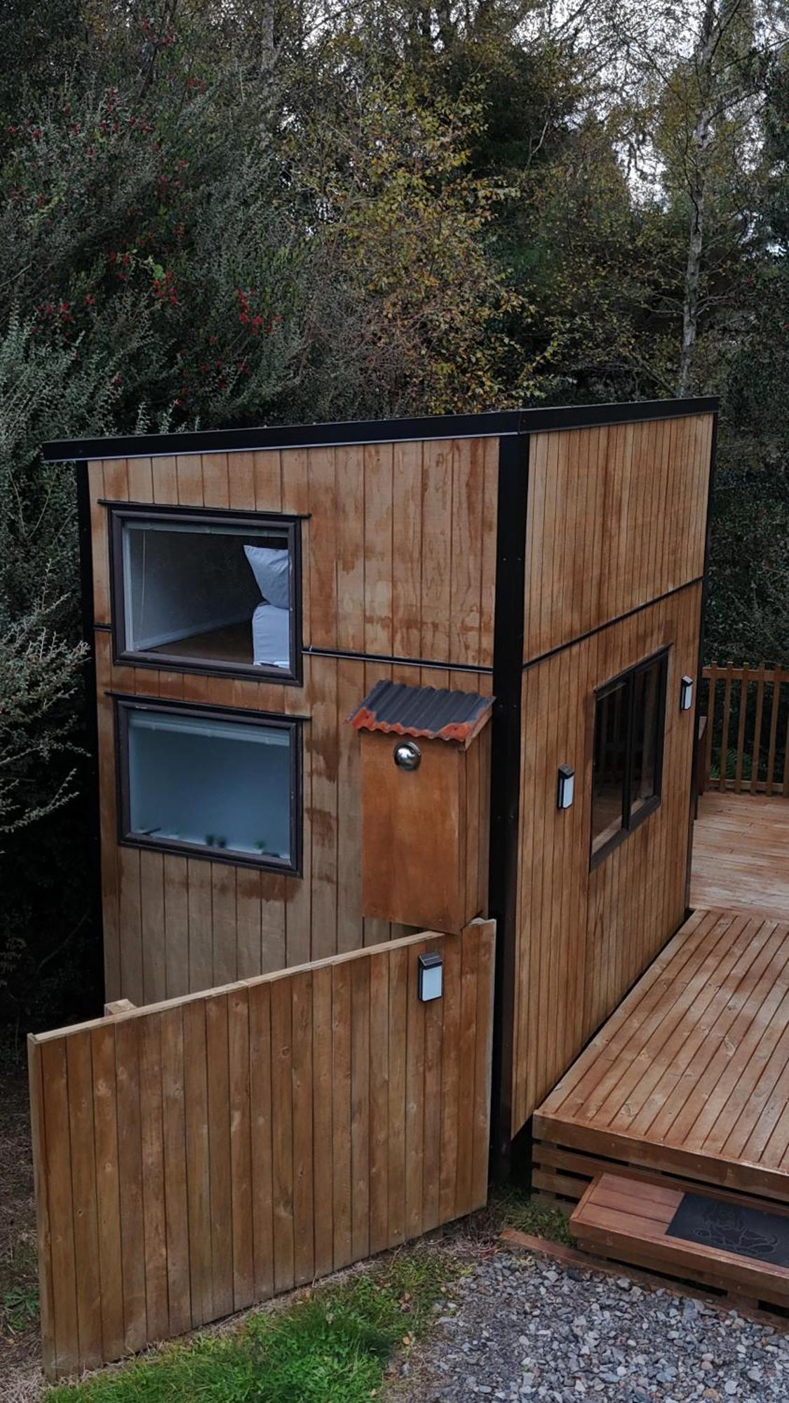 Tiny House In The Bush - A Minute From Town Centre Ruapehu Unique Stays Raetihi Экстерьер фото